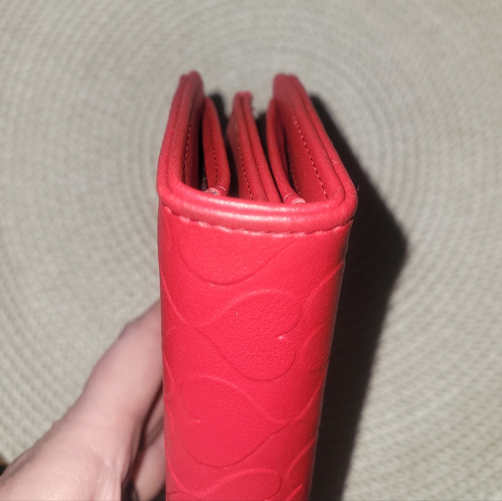 Betsey Johnson Red Heart-Embossed Zip Around Wallet EUC - Picture 6 of 9